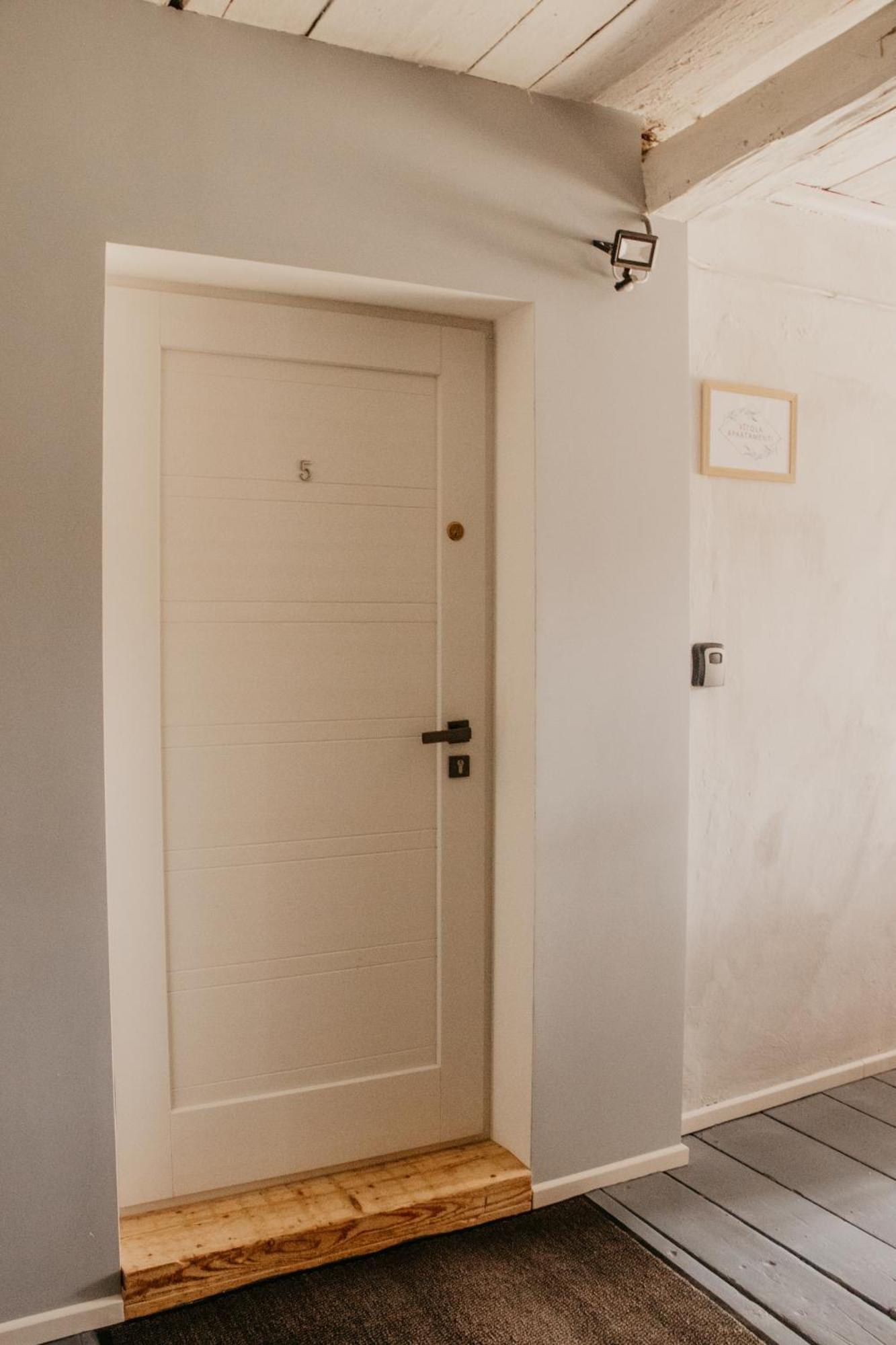 Vitola Apartamenti คูลดีกา ภายนอก รูปภาพ